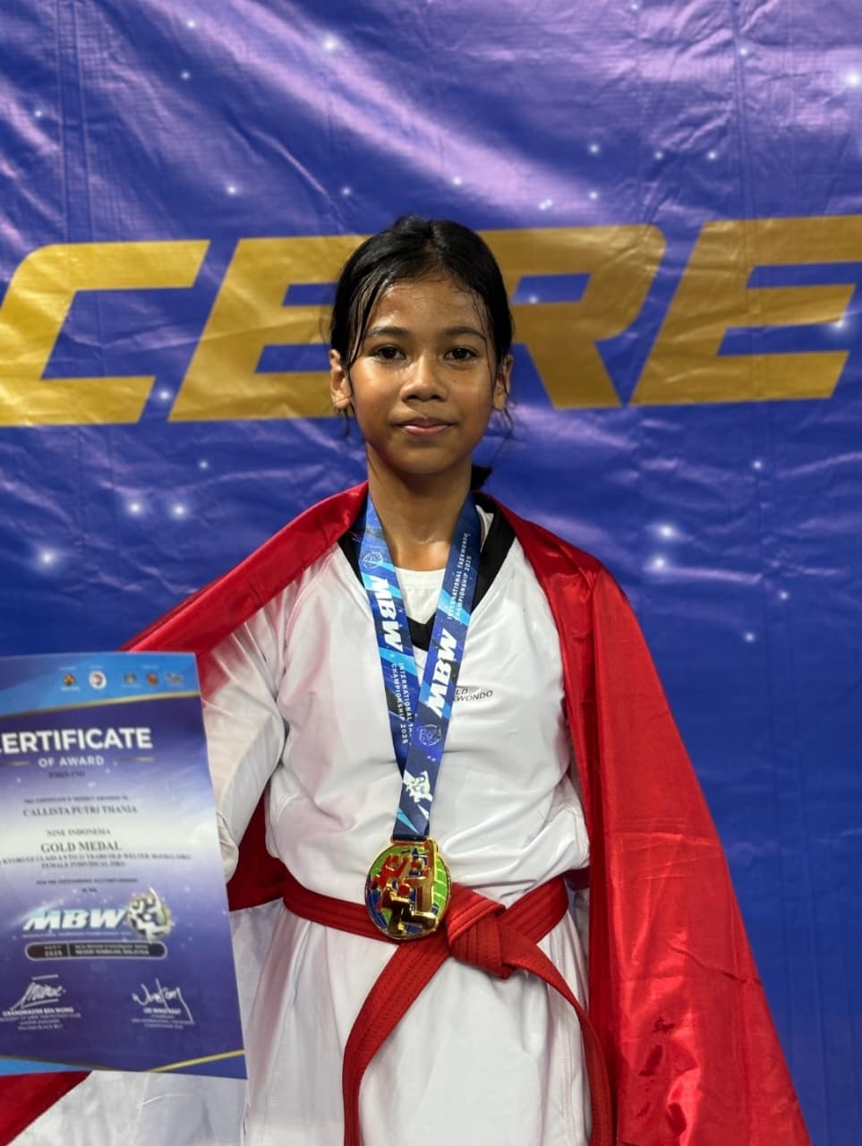 Calista Putri Thania Siswa SDN 07 Pondok Labu Raih Medali Emas Di Ajang Kejuaraan Taekwondo Di Malaysia